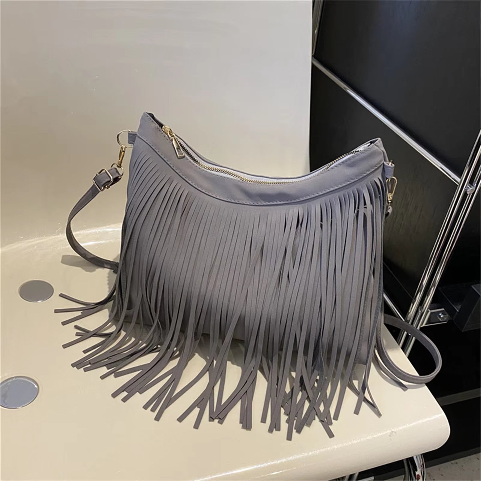 New Vintage Tassels Crossbody Bags for Women Large Capacity Casual Shoulder Bag Travel Ladies Handbags Simple Casual Hobo Bag