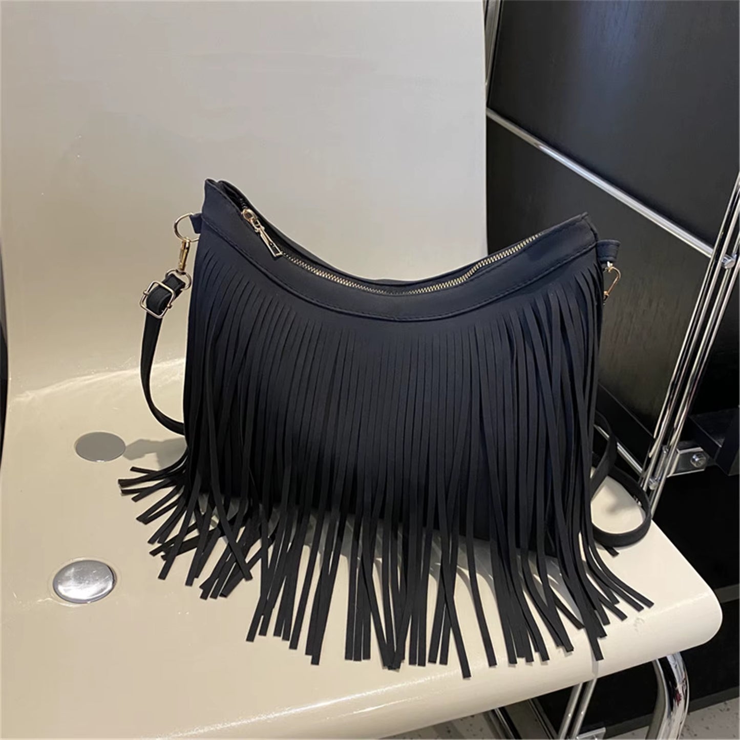 New Vintage Tassels Crossbody Bags for Women Large Capacity Casual Shoulder Bag Travel Ladies Handbags Simple Casual Hobo Bag