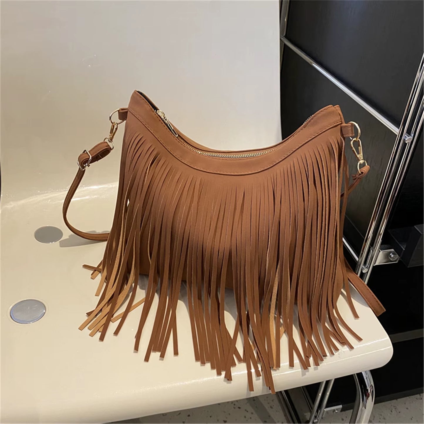 New Vintage Tassels Crossbody Bags for Women Large Capacity Casual Shoulder Bag Travel Ladies Handbags Simple Casual Hobo Bag